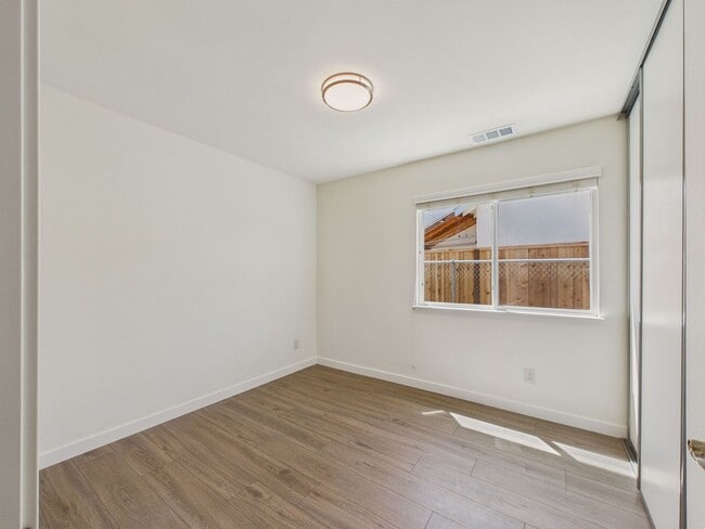 Building Photo - COMPLETELY BRAND NEW HOUSE from ground up! Available NOW $5,300