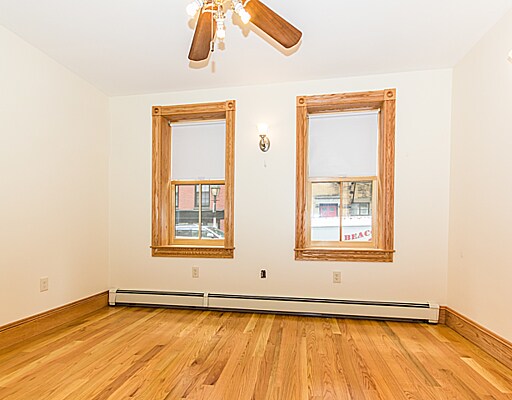 Building Photo - 27 Phillips St