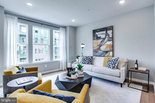 Building Photo - 2571 Hopton Ln