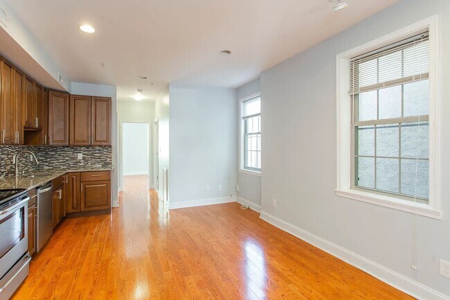 Building Photo - 2534 Amber St