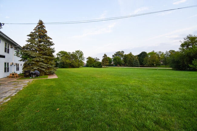 Building Photo - 575 Berry Ave