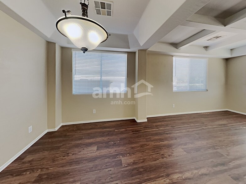 Building Photo - 14954 W Charter Oak Rd