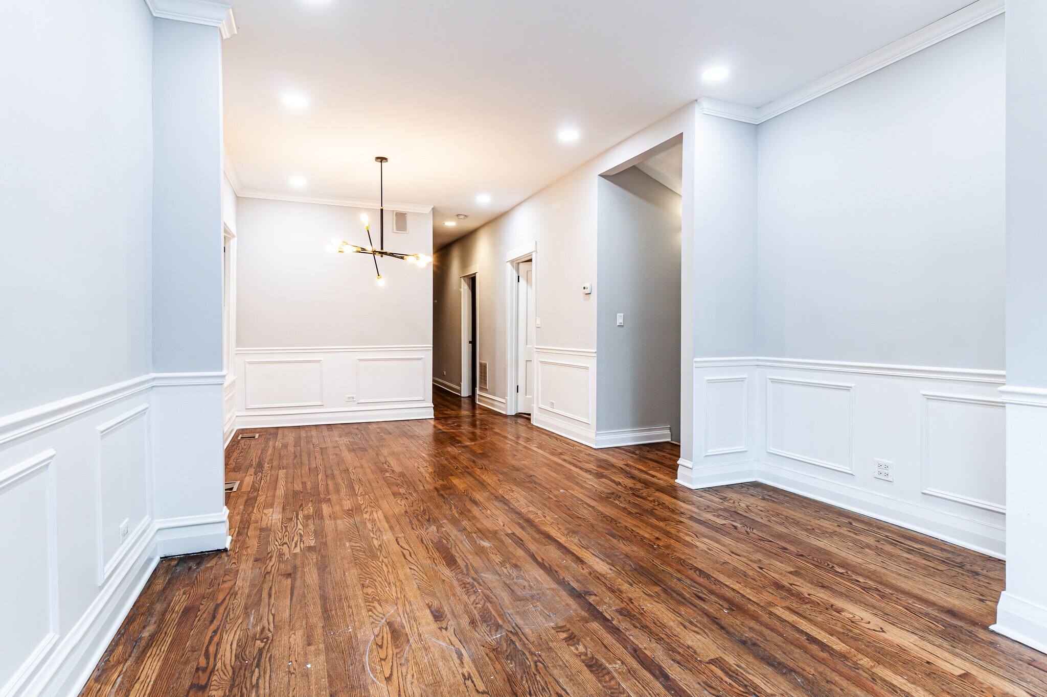 Building Photo - 2509 W Diversey Ave