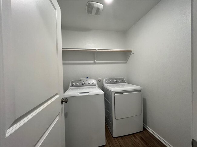 Building Photo - 115 Vintage Dr