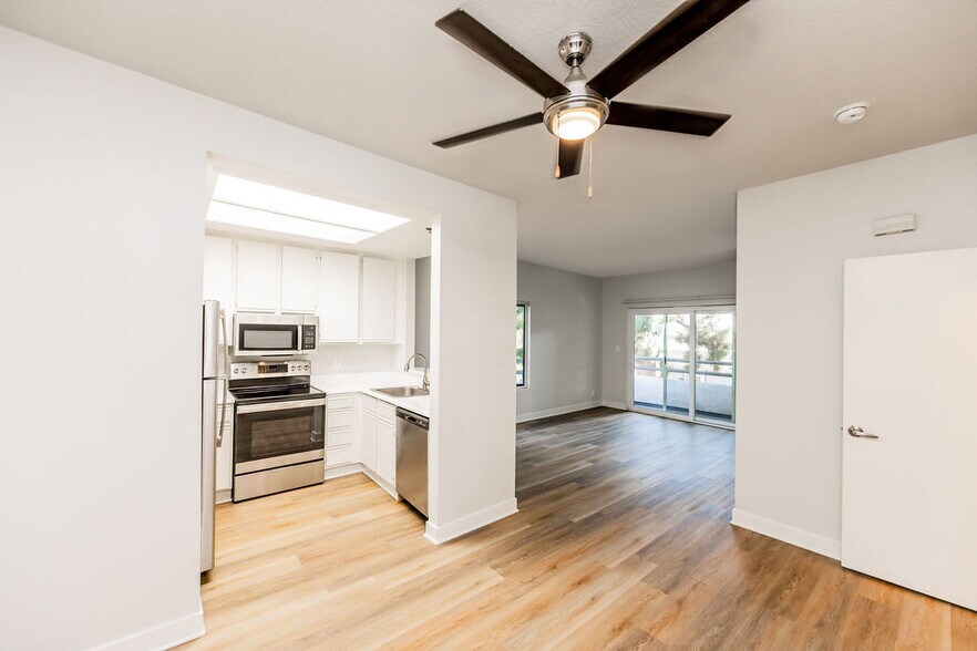 Lanewood Pines 7027 Lanewood Ave Hollywood CA 90028 Apartment Finder