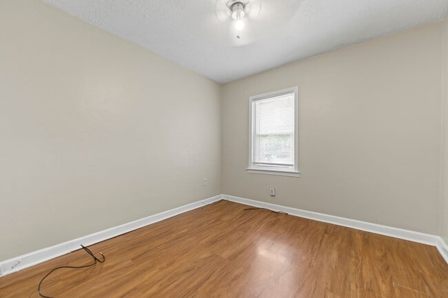 Building Photo - Charming Townhome on S. 16th Street!