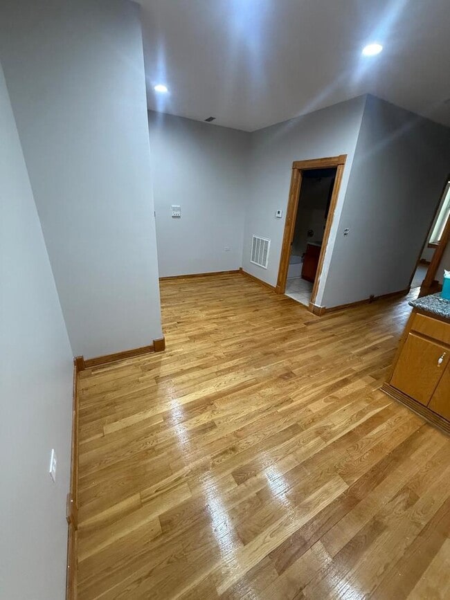 Building Photo - 1756 W 35th St