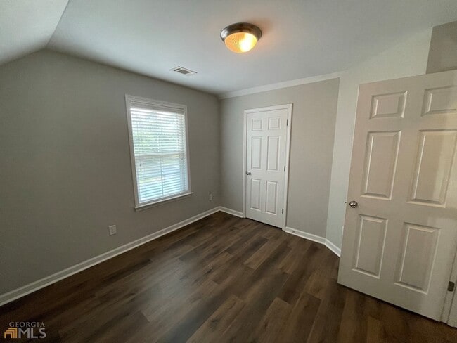 Building Photo - 79 Covington Terrace