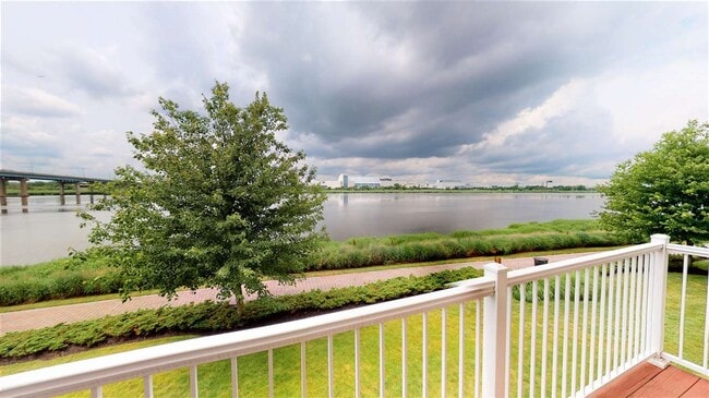 Building Photo - 22 Mallard Pl