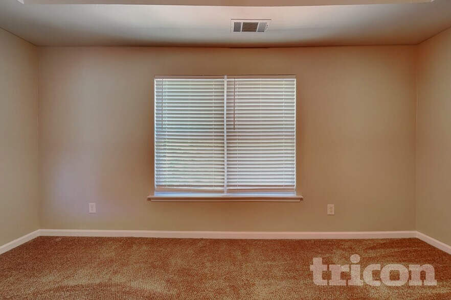 Building Photo - 46 Crescent Woode Way
