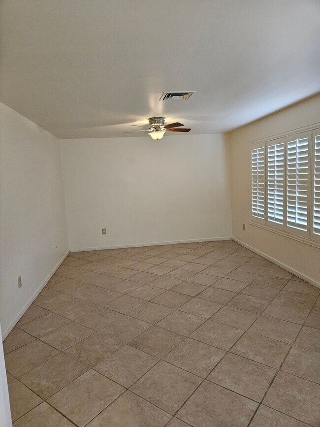Building Photo - 3 BED 2 BATH TEMPE CORNER LOT