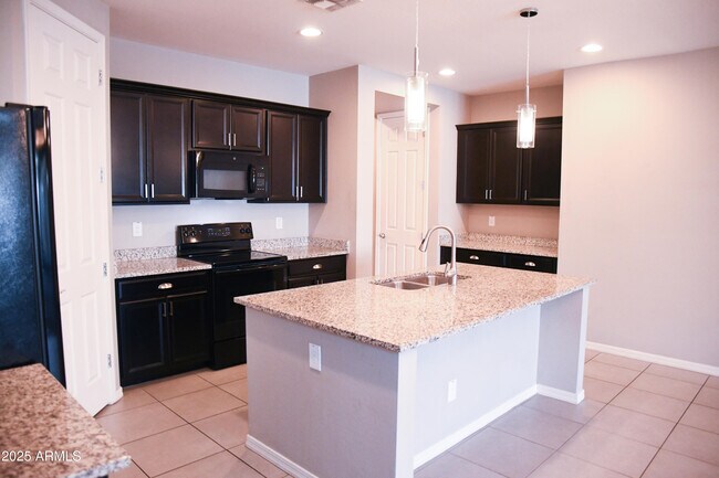 Building Photo - 3648 E Perkinsville St