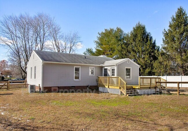 Building Photo - 6318 Sledds Lake Rd