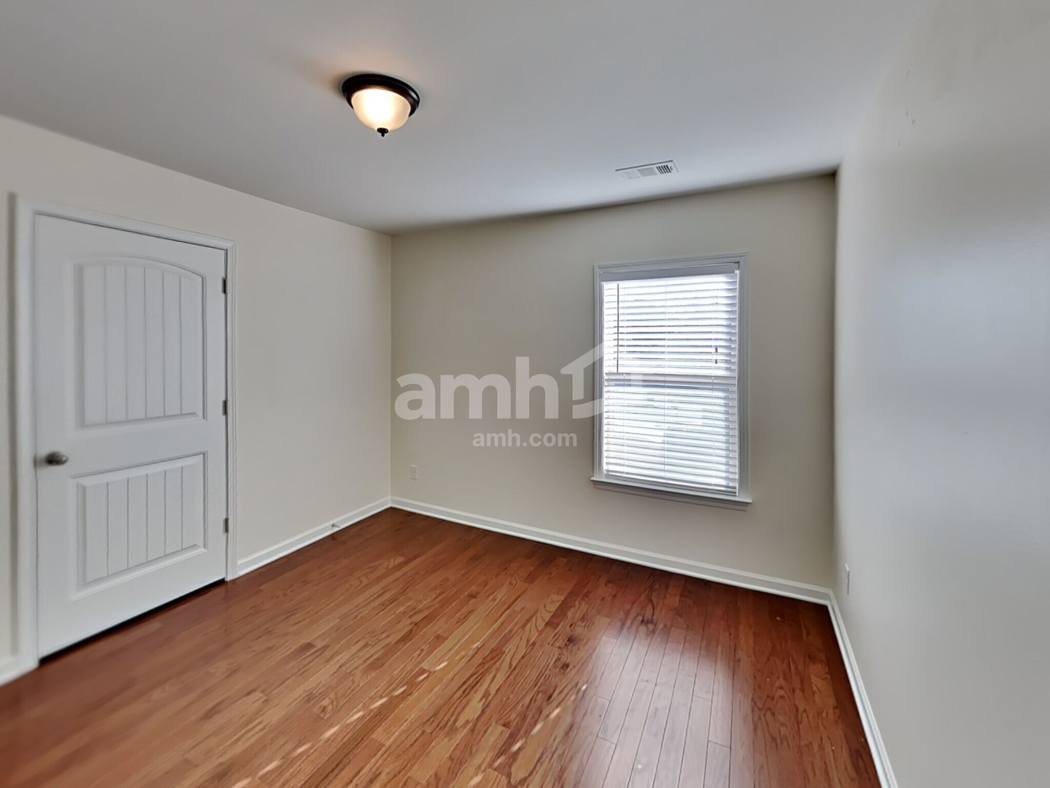 Building Photo - 687 Ivy Chase Loop