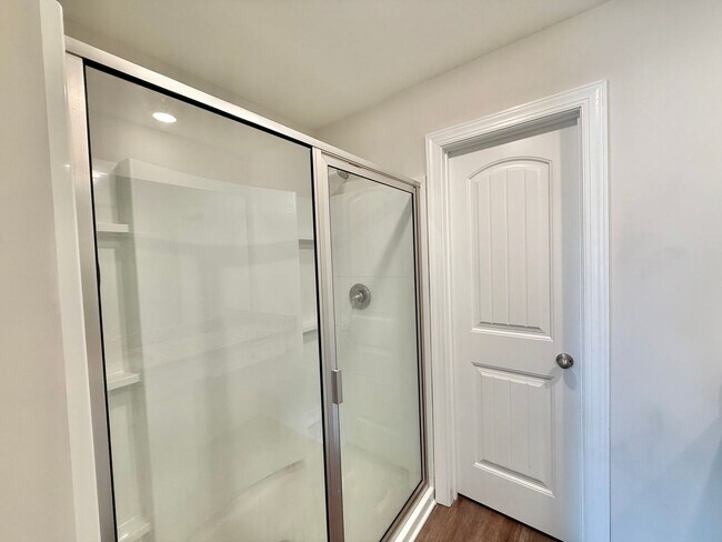 Building Photo - Stunning 3BD, 2.5BA Raleigh Townhome in a ...
