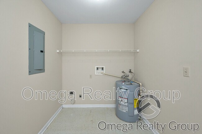 Building Photo - 484 Grey Hill Rd