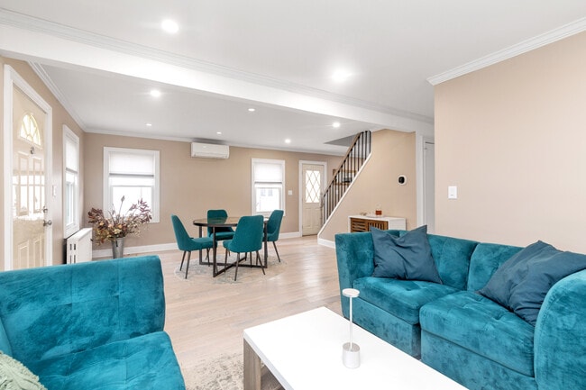 Building Photo - 98 Ethel St