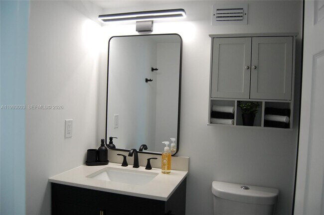 Building Photo - 2501 S Ocean Dr