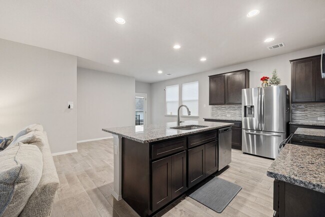 Building Photo - 408 Black Opal Dr