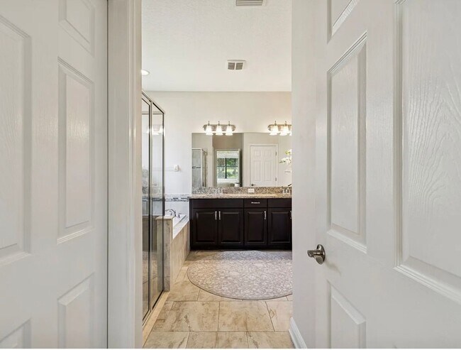 Building Photo - 3987 Sunset Lake Dr