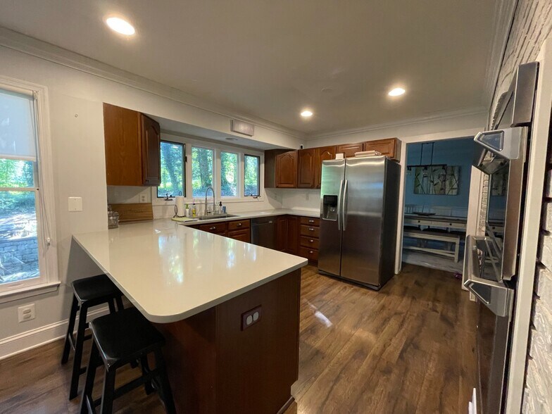 Building Photo - 15690 Pike Trail