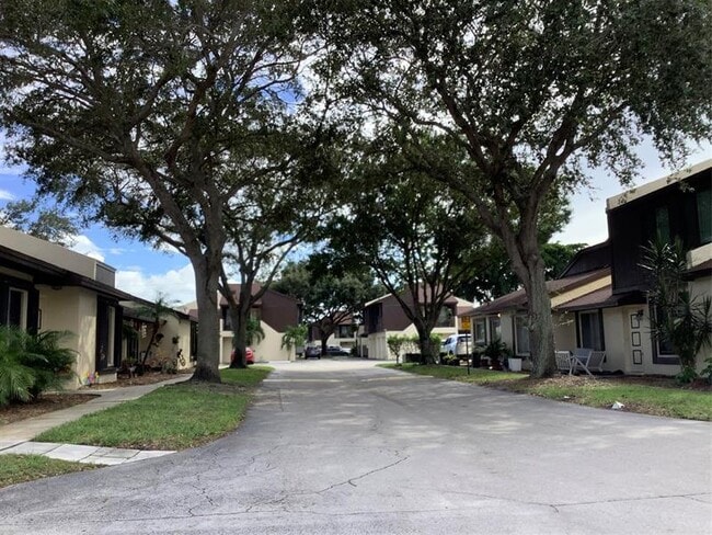 Building Photo - 5280 Bosque Ln