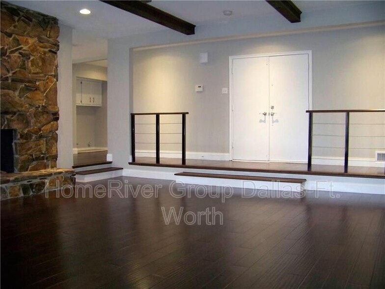 Building Photo - 9033 Flicker Ln