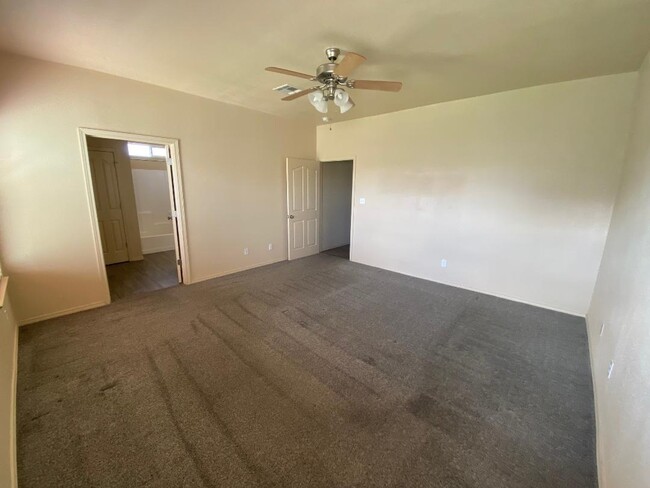 Building Photo - Mesquite Hills. 3 bedrooms, 2 full baths, ...