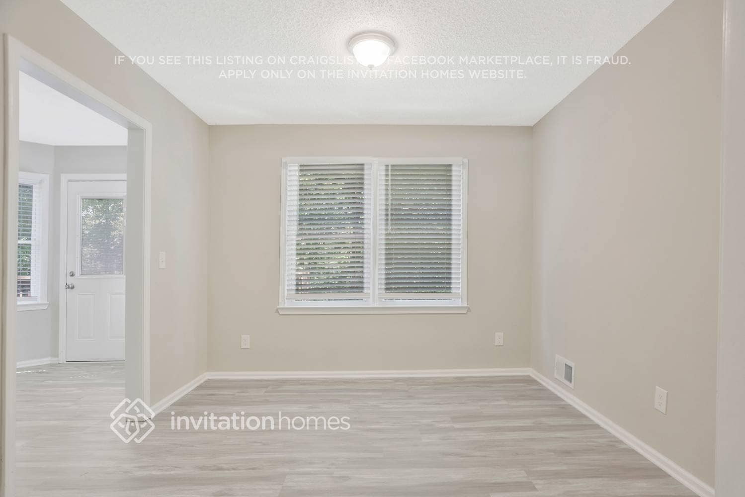 Building Photo - 306 Lake Swan Ct