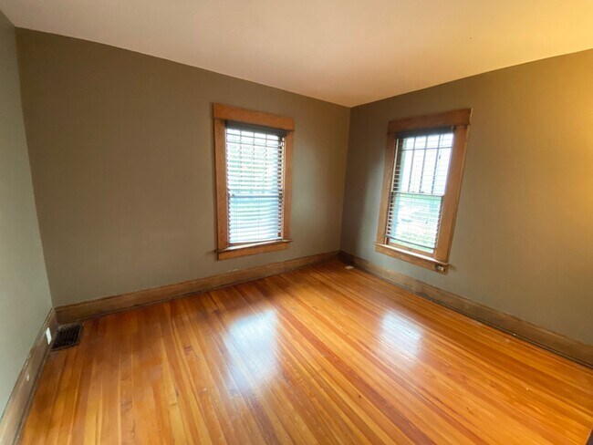 Building Photo - 55 W Patterson Ave