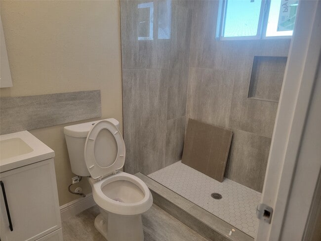 Building Photo - 2250 Rd 5732