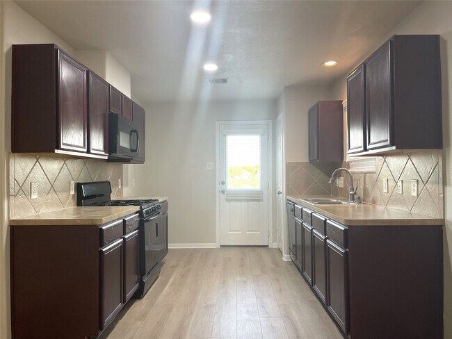 Building Photo - 21527 Falvel Misty Dr