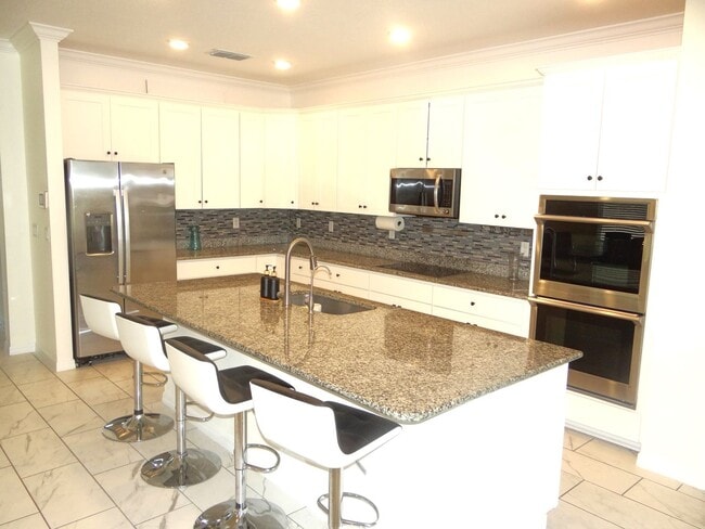 Building Photo - Spacious 4/3/3 home in Mirada