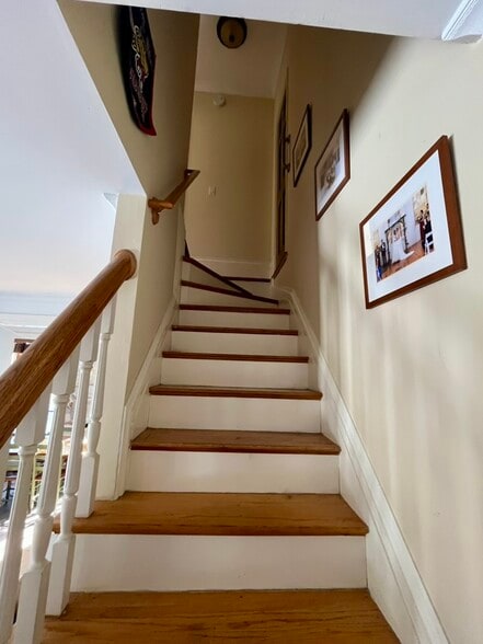 Staircase - 87 Park St