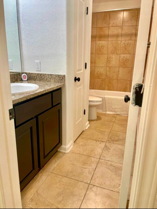 Building Photo - 118 Wood Drake Place