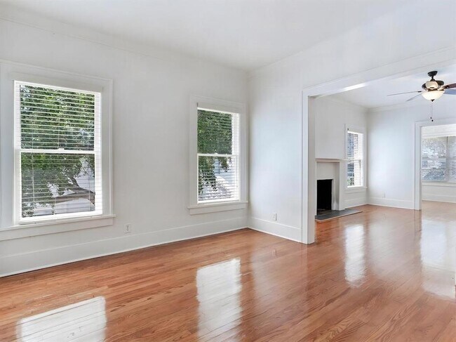 Building Photo - 2114 W Dekle Ave