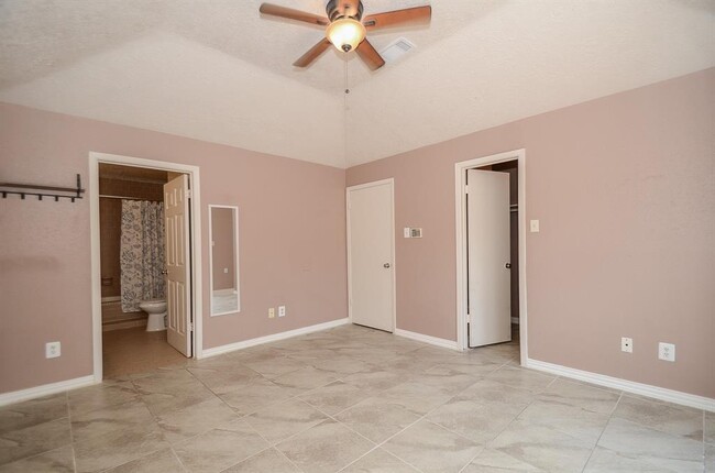 Building Photo - 9414 Clipperwood Pl