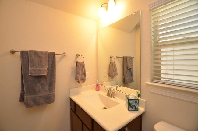 Building Photo - 10709 Madden Oaks Pl