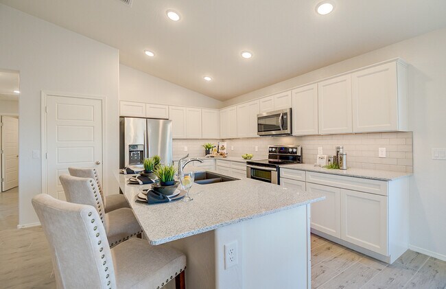 Building Photo - 1736 E Fontana Dr