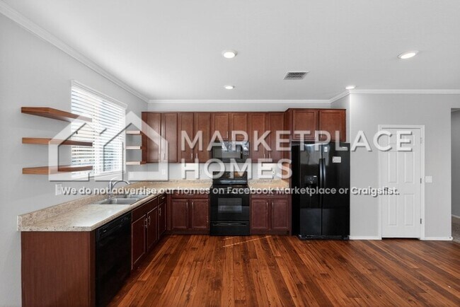 Building Photo - 5309 S 18th Pl