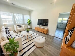 Building Photo - ***1 Bed 1 Bath apartment in the most desi...