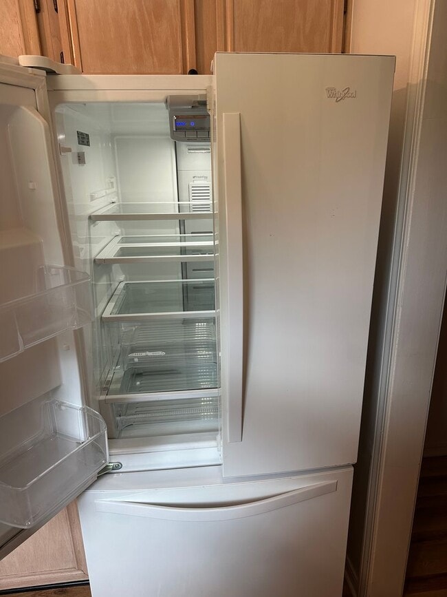 Building Photo - Just Renovated 1,300 SQ' Duplex Across from Woodward Park