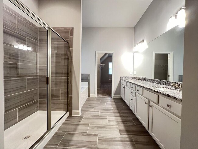 Building Photo - 4675 Silver Oak Dr SW