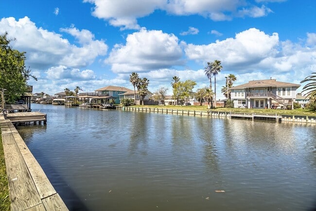 Building Photo - 606 Warsaw Dr