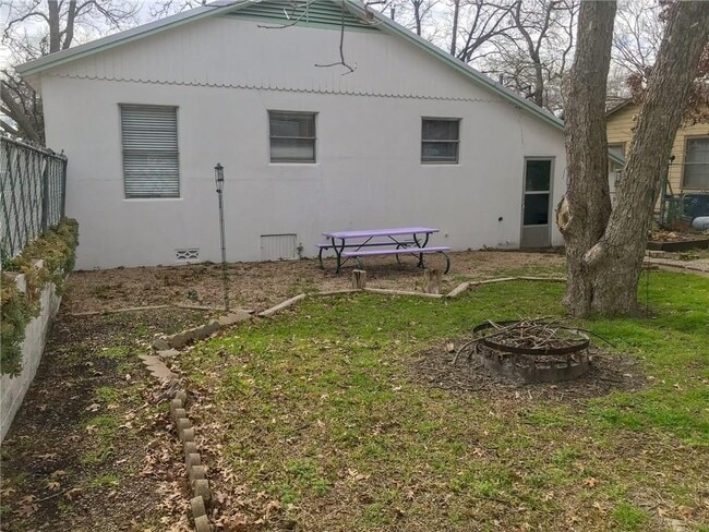 Building Photo - 1500 Ullrich Ave