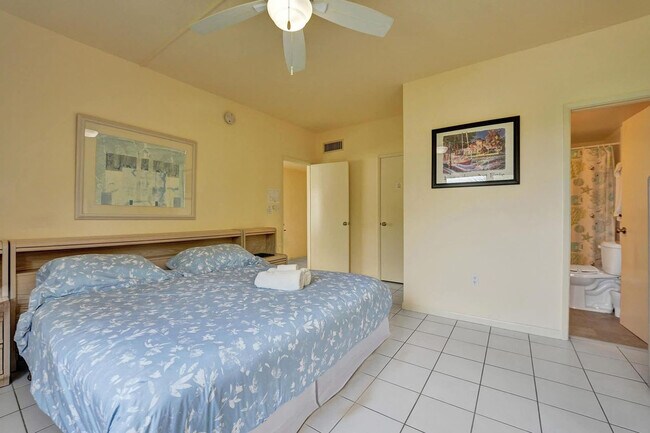 Building Photo - 2908 Bayshore Dr