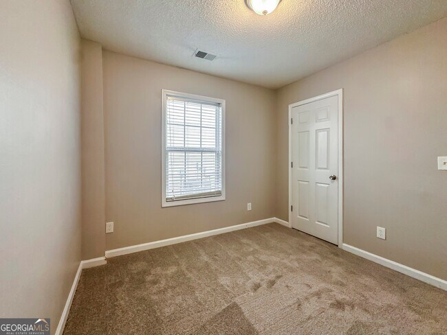 Building Photo - 90 Greystone Cir