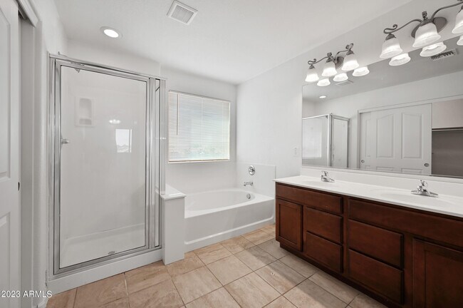 Building Photo - 21941 Creosote Ct