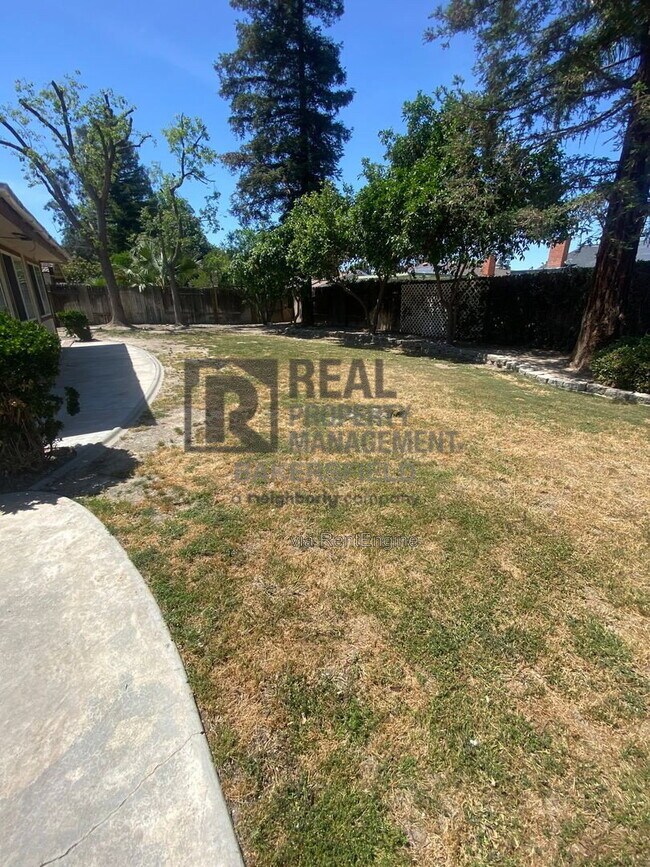 Building Photo - 7708 Okanagan Ct