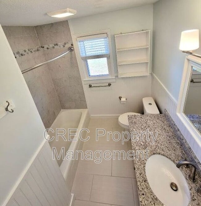 Building Photo - 7744 Allwood Ave